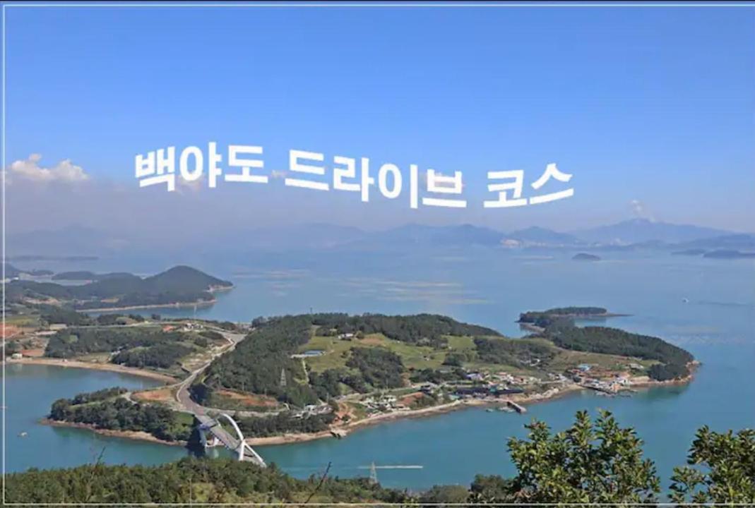 The Castle Ocean Suite Yeosu Exterior photo